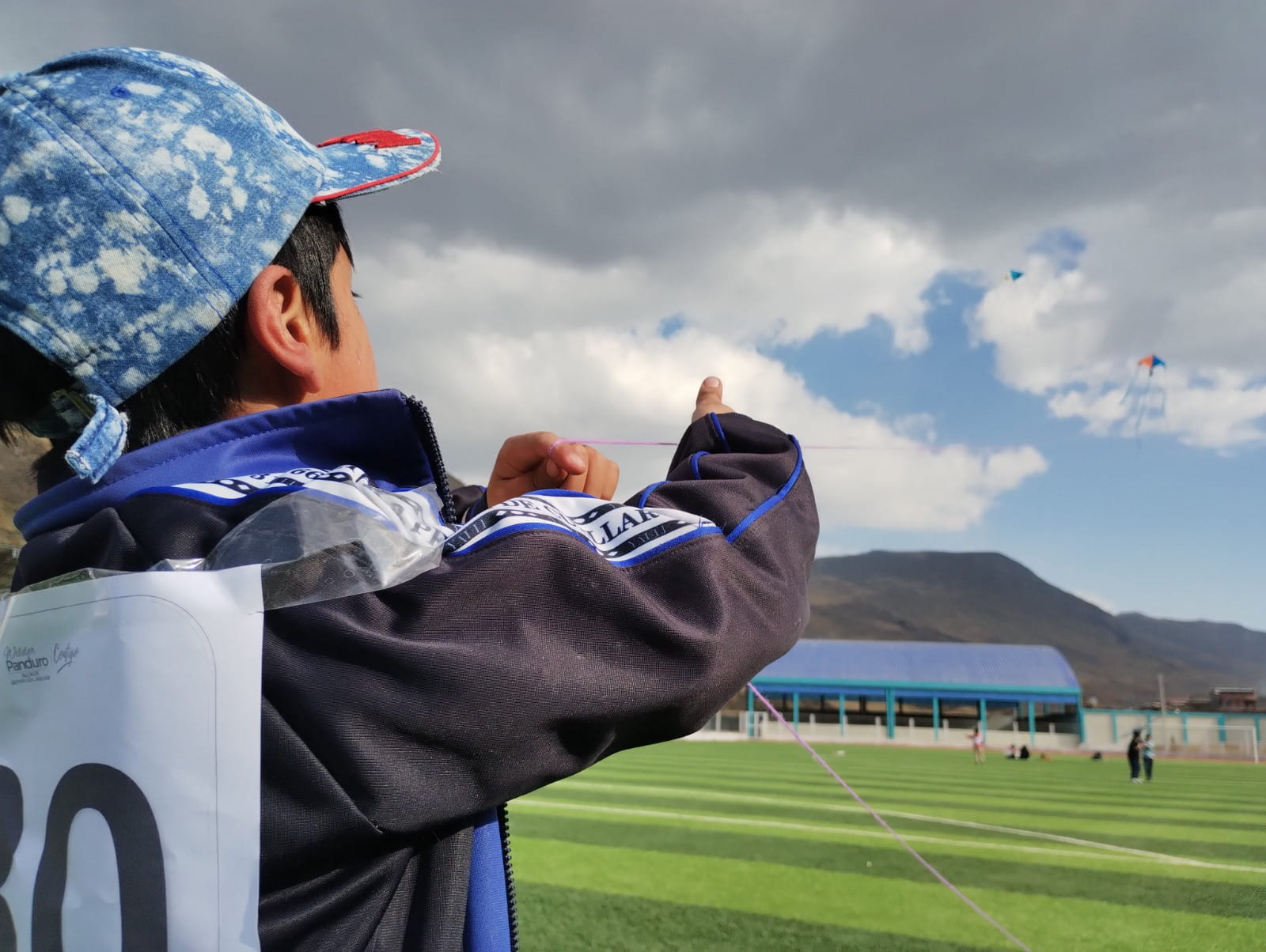 MÁS DE 50 NIÑOS PARTICIPAN DEL CONCURSO DE COMETAS POR EL DÍA DEL NIÑO