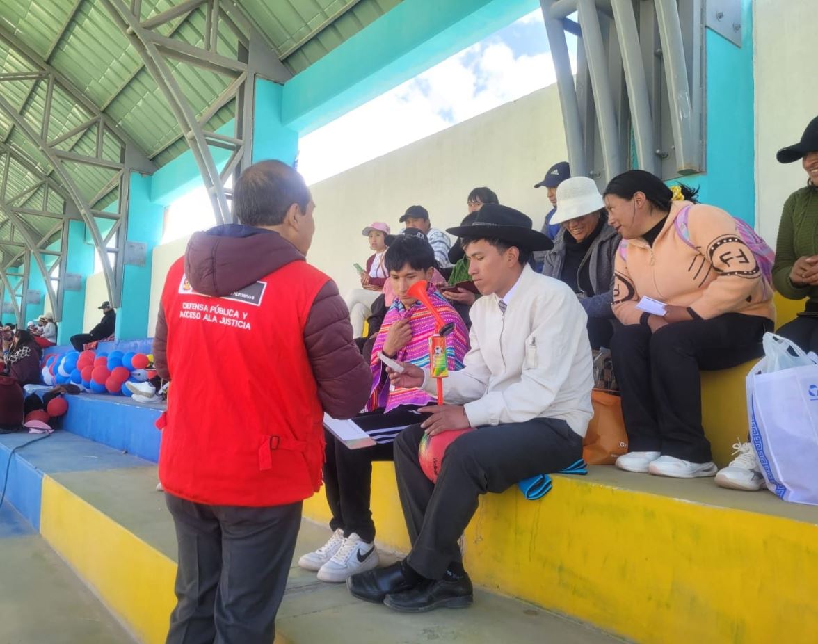 MUNICIPALIDAD DE YAULI REALIZA CHARLA INFORMATIVA CONTRA LA VIOLENCIA FAMILIAR