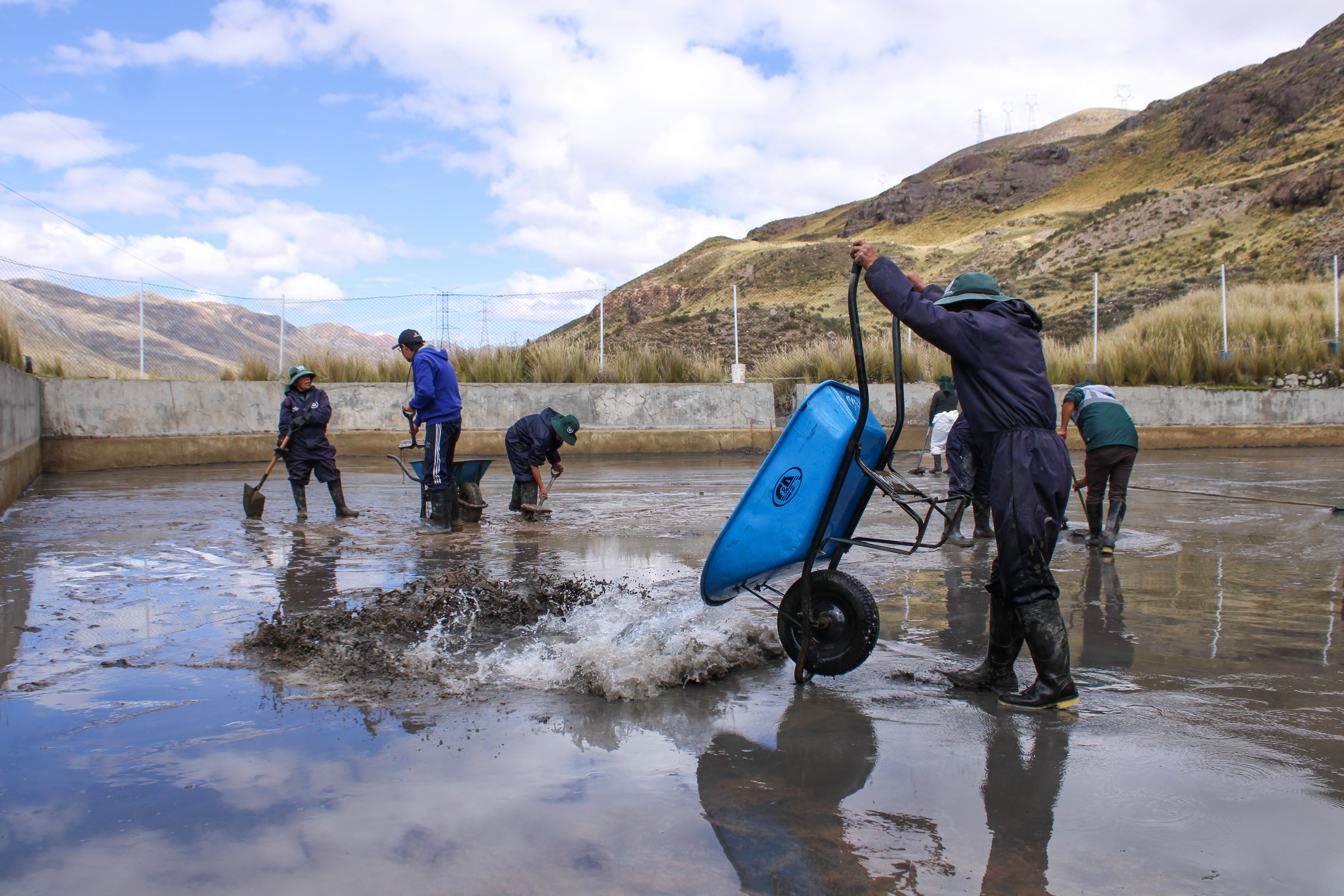 LIMPIEZA Y DESIFECCIÓN DE LOS RESERVORIOS DE ALMACENAMIENTO DE AGUA EN PACCHPATA Y SANTA ROSA 